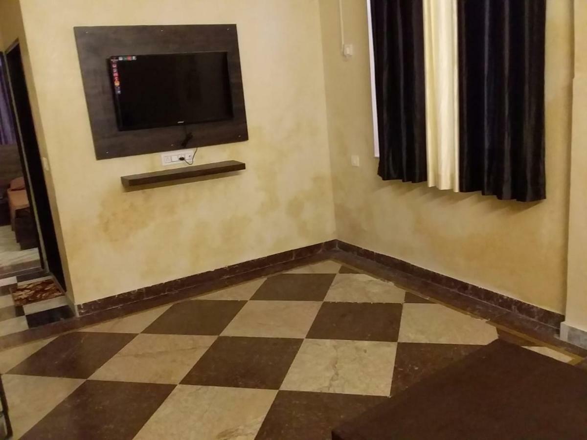 Nikunj Ashram Hotel Vrindavan Luaran gambar